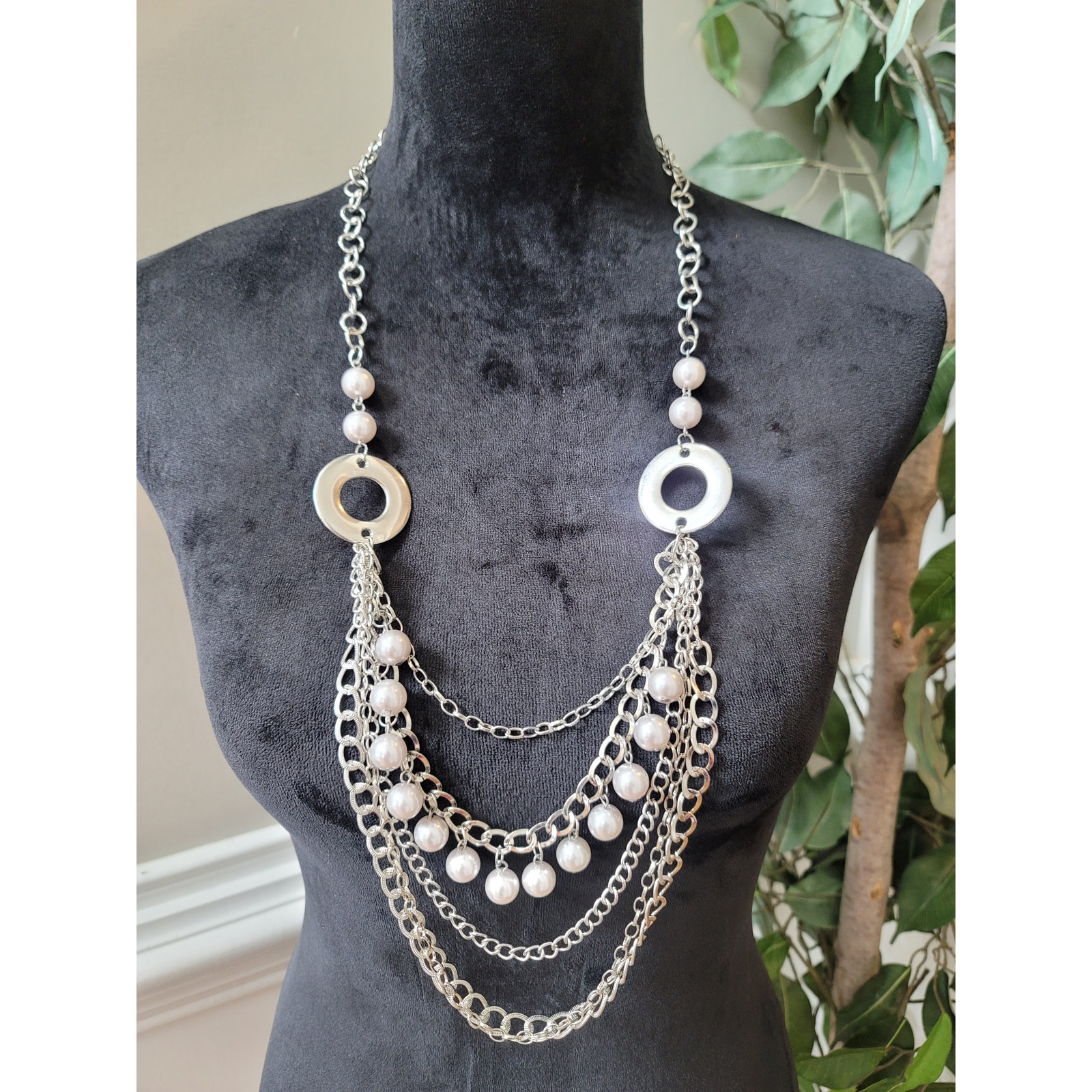 Women's Silver Pearl Chain Necklace With Circular Links And Lobster Clasp